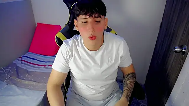 d moneyy  online show from February 22, 3:09 am