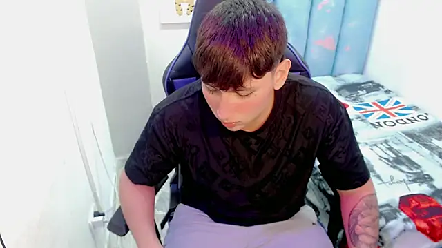 d moneyy  online show from November 28, 8:31 pm