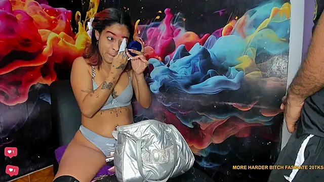 Snapshot of Melani__HoTT chatting on May 22, 10:08 pm Melani HoTT online show from May 22, 10:08 pm