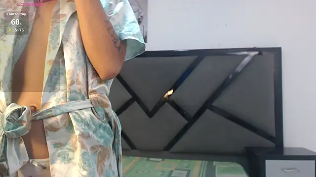 Snapshot of Kittysweett1 chatting on December 18, 7:40 pm Kittysweett1 online show from December 18, 7:40 pm