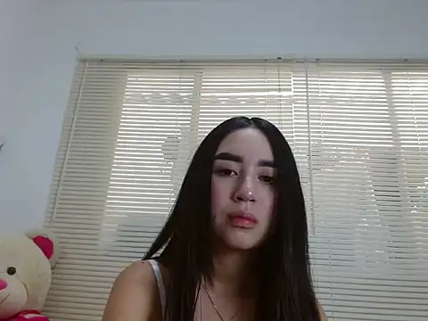 SiennaLorens online show from December 19, 2:52 pm