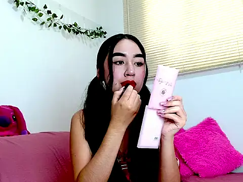 SiennaLorens online show from February 14, 4:07 pm