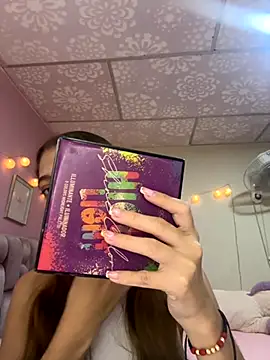 Vanneskk online show from December 5, 1:32 pm