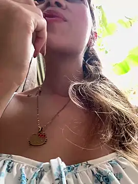 Vanneskk online show from March 8, 5:38 pm