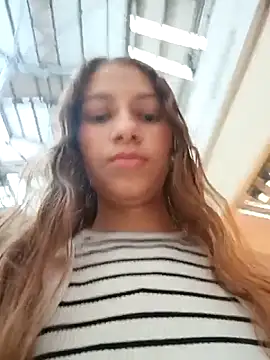 Vanneskk online show from April 17, 8:33 pm