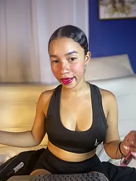 Snapshot of ZoeyFierce chatting on May 25, 2:49 pm ZoeyFierce online show from May 25, 2:49 pm