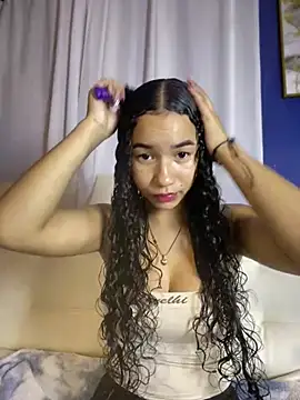 Snapshot of ZoeyFierce chatting on May 17, 1:11 pm ZoeyFierce online show from May 17, 1:11 pm