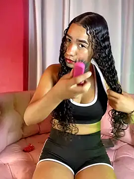 Snapshot of ZoeyFierce chatting on May 1, 7:41 pm ZoeyFierce online show from May 1, 7:41 pm