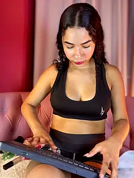 ZoeyFierce online show from June 25, 7:19 pm