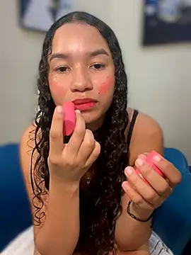 Snapshot of ZoeyFierce chatting on May 8, 7:17 pm ZoeyFierce online show from May 8, 7:17 pm