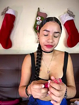 Snapshot of ZoeyFierce chatting on December 21, 1:13 pm ZoeyFierce online show from December 21, 1:13 pm