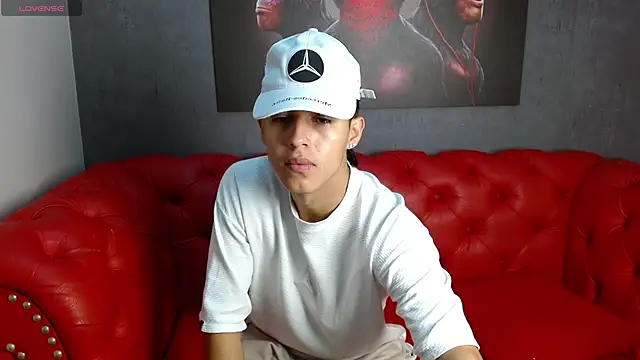 Ethan Jamees online show from December 17, 2:44 pm