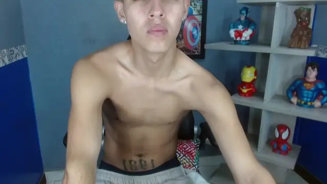 Ethan Jamees online show from December 20, 4:10 pm