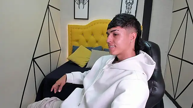 Ethan Jamees online show from February 23, 7:36 pm