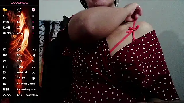 Snapshot of Whisperingfire chatting on July 8, 8:31 pm Whisperingfire online show from July 8, 8:31 pm