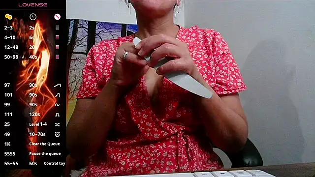 Snapshot of Whisperingfire chatting on July 5, 8:26 pm Whisperingfire online show from July 5, 8:26 pm