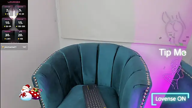 Snapshot of Valery_jame chatting on December 13, 8:37 pm Valery jame online show from December 13, 8:37 pm