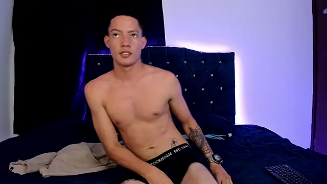 Snapshot of AustinParker chatting on November 26, 11:05 pm AustinParker online show from November 26, 11:05 pm