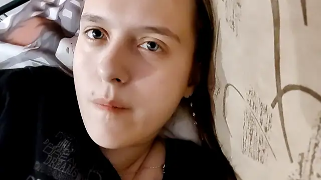 SophieHazely online show from December 17, 10:20 am