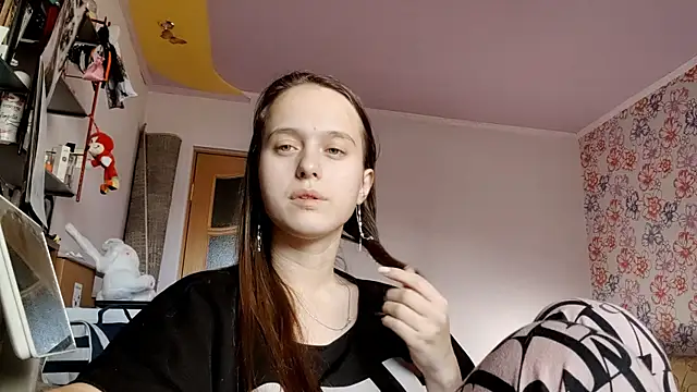 SophieHazely online show from December 3, 1:17 am