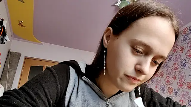 SophieHazely online show from December 5, 1:27 am