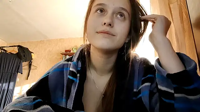 SophieHazely online show from December 4, 1:15 am