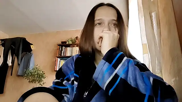 SophieHazely online show from December 15, 5:46 am