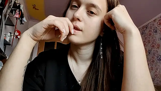 SophieHazely online show from December 2, 1:28 am