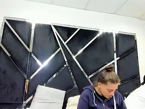 Alyssa Noah online show from April 6, 3:57 am