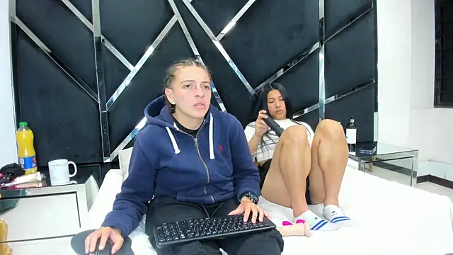 Alyssa Noah online show from April 13, 3:54 am