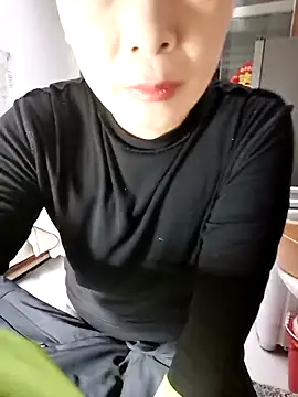 Snapshot of mimi2052 chatting on December 18, 12:27 am mimi2052 online show from December 18, 12:27 am