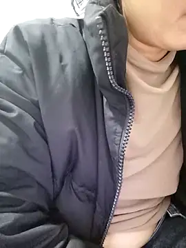 Snapshot of mimi2052 chatting on December 4, 12:04 pm mimi2052 online show from December 4, 12:04 pm