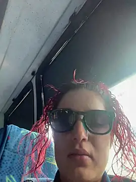 Ari Bakker online show from December 1, 7:04 pm