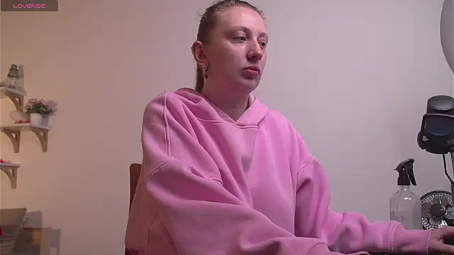 Snapshot of Helga_vibe chatting on June 24, 1:21 pm Helga vibe online show from June 24, 1:21 pm