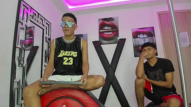 COUPLES BOYS online show from November 28, 7:30 am