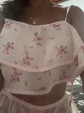 Snapshot of Modeloindigena chatting on November 27, 4:35 am Modeloindigena online show from November 27, 4:35 am