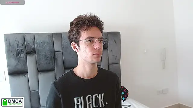 SaccharineSin online show from November 28, 4:51 pm