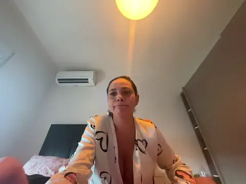 Snapshot of GabriellaGaby chatting on December 16, 3:38 pm GabriellaGaby online show from December 16, 3:38 pm