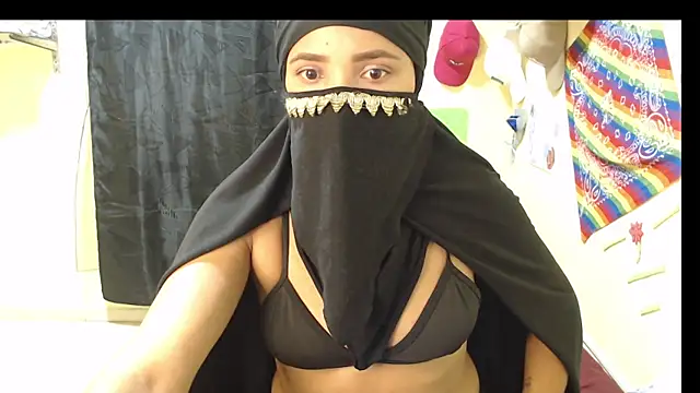 lia Hazbun online show from December 2, 2:56 am