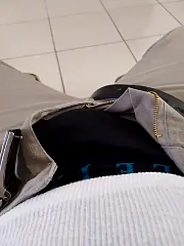 Snapshot of cristian112090 chatting on November 20, 5:57 pm cristian112090 online show from November 20, 5:57 pm