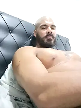 Snapshot of tommylima chatting on February 18, 1:25 am tommylima online show from February 18, 1:25 am