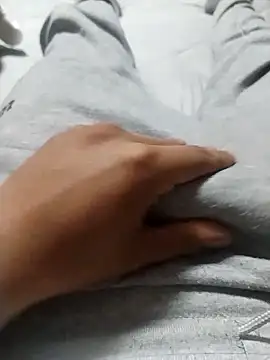 Yordivil1 online show from December 2, 4:14 am