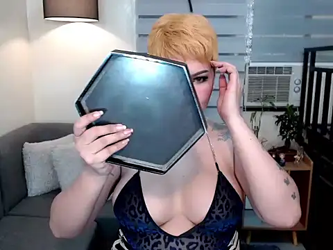 StarletSeductress online show from April 15, 6:01 pm