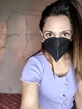 HONEY BEBS online show from February 3, 6:02 pm