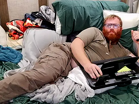 GingerBear3742 online show from November 28, 7:25 pm