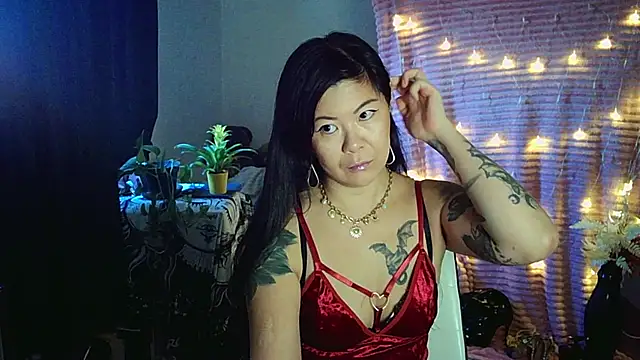 Snapshot of GoddessSweety chatting on November 28, 9:31 am GoddessSweety online show from November 28, 9:31 am