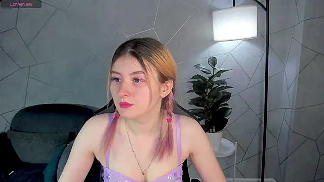 Diana Davis online show from November 30, 1:17 am