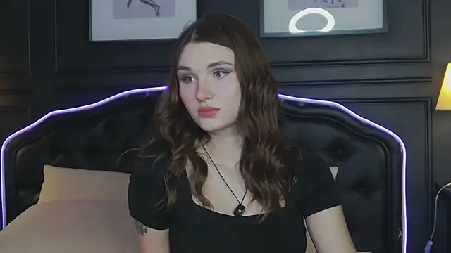 CrystalBrooks online show from November 28, 8:31 pm