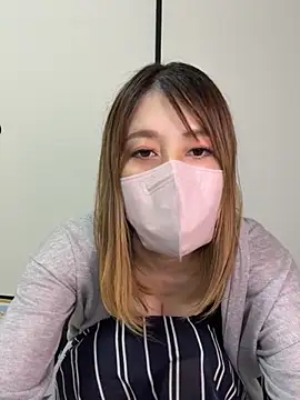 Snapshot of karin0720 chatting on August 9, 9:48 am karin0720 online show from August 9, 9:48 am