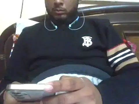 cuteplayboy22  online show from January 18, 4:21 pm